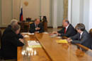 Премьер-министр России провёл встречу с лидерами парламентских фракций